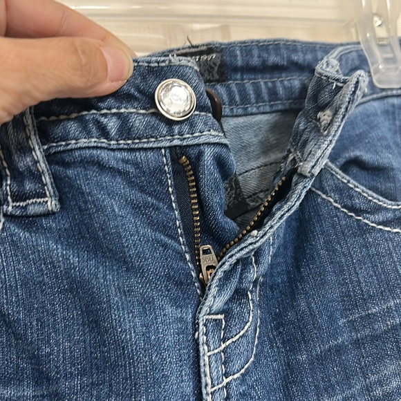 Cello Women’s Jeans, junior size 5, low-rise skinny fit, slight flare, bling - Picture 6 of 10